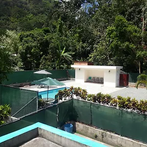 Villa Amazon, Soufrière
